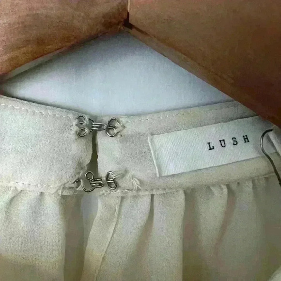 Lush Women’s Sheer White Cream Blouse Boho Timeless Sheer Bejeweled Collar Small - Picture 9 of 11
